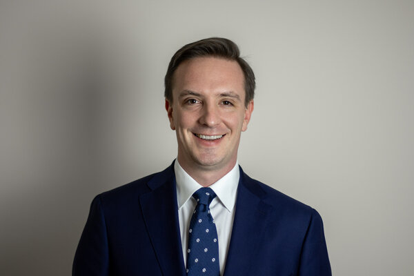 Dr. Robin Schoss, professional portrait