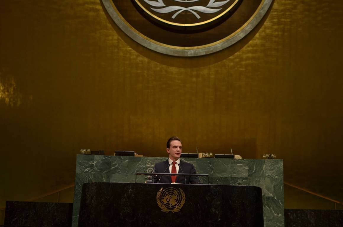 Dr. Robin Schoss speaking at the United Nations General Assembly podium